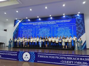 Customs officers won Scholarships of the 