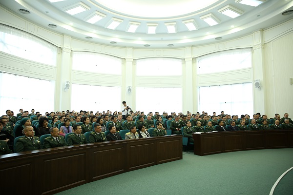 Давлат божхона қўмитасида божхона ходимлари кунига бағишланган байрам тадбири бўлиб ўтди