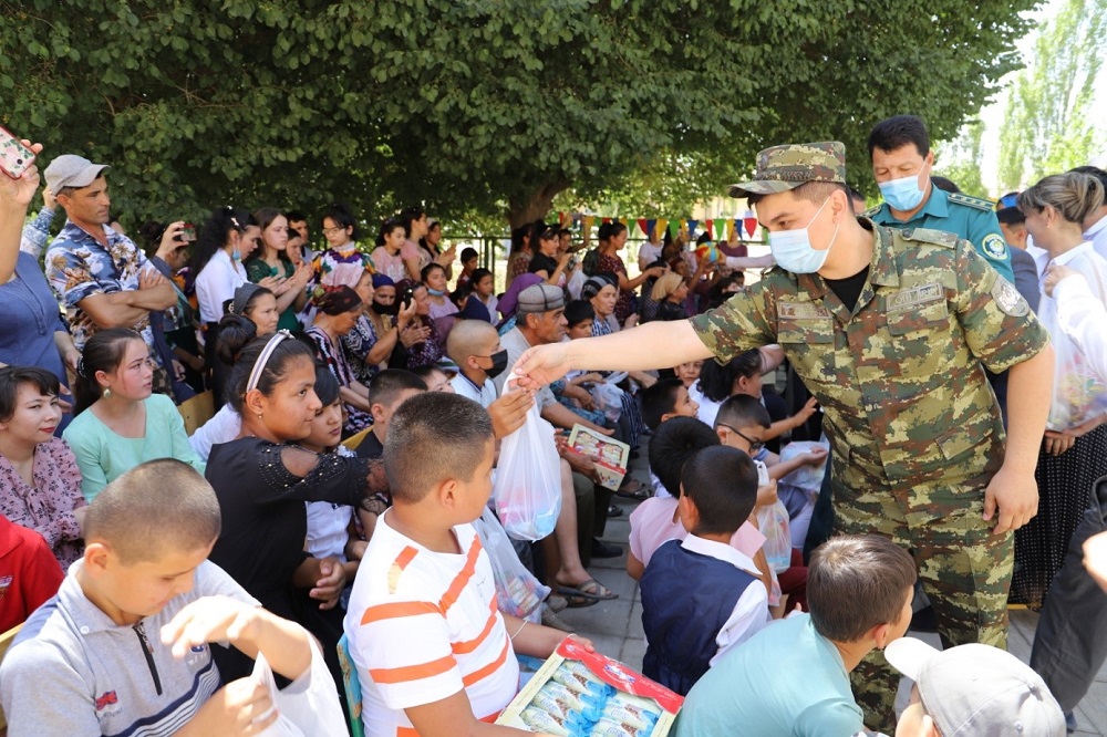 Дунёни қувончга тўлдиргин болажон