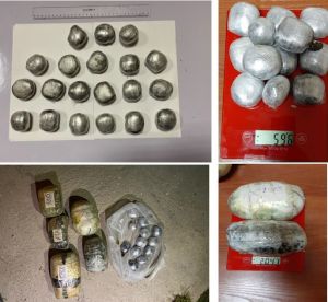 Customs officers seized more than 5 kg of drugs.